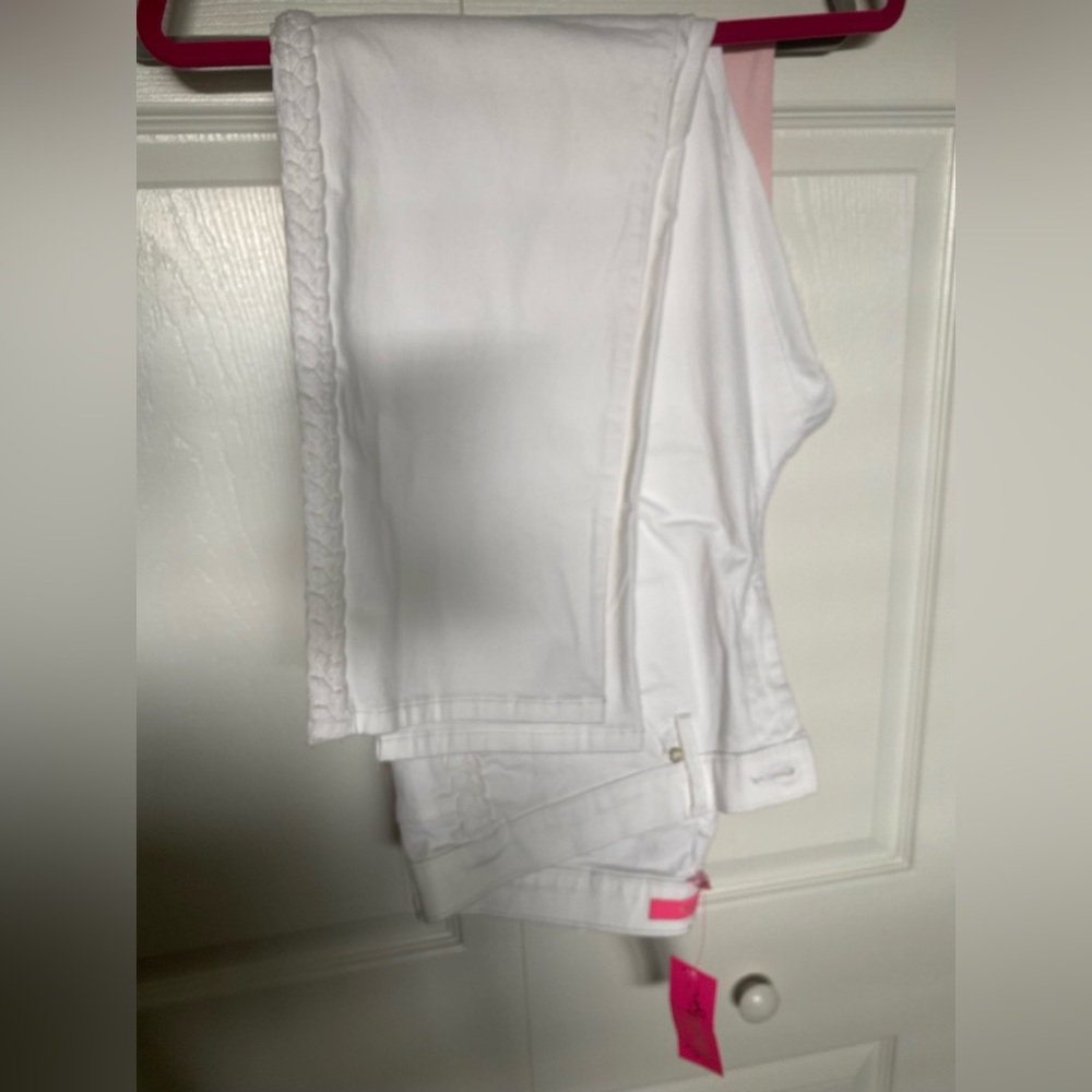 Beautiful White Lily Pulitzer Jeans 🔥🛍